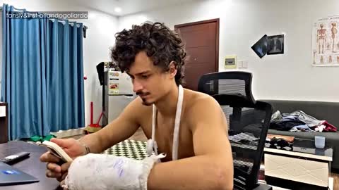 Snapshot of orlando__bloom chatting on September 26, 11:19 am Fansly and Instagram - online show from September 26, 11:19 am