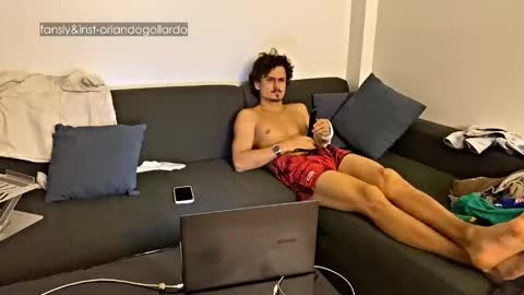 Snapshot of orlando__bloom chatting on September 30, 2:31 pm Fansly and Instagram - online show from September 30, 2:31 pm