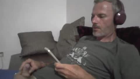 orwel09 online show from April 18, 7:07 pm