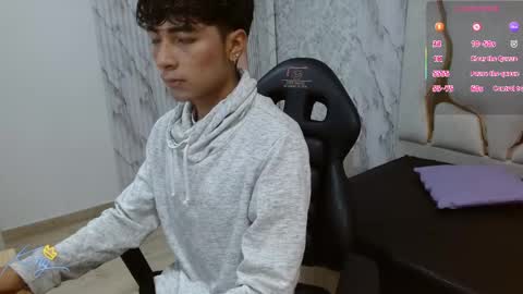 osamu_tay online show from April 29, 3:11 am