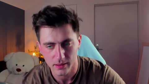 Snapshot of oscar_miller_ chatting on October 23, 9:07 pm Oscar online show from October 23, 9:07 pm