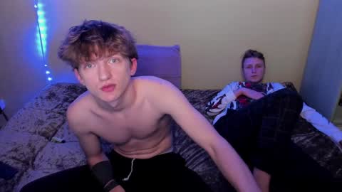 Snapshot of oscar_wildy chatting on December 8, 9:08 pm Oscar online show from December 8, 9:08 pm