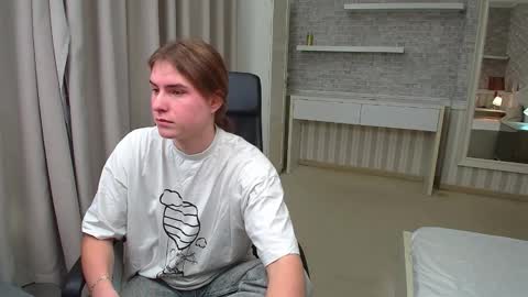 OscarGriffin online show from February 5, 6:13 am