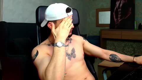 OscarGriffin online show from March 10, 5:54 am