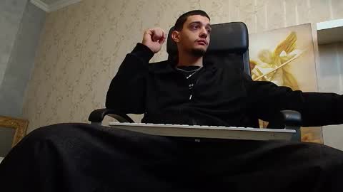 OscarGriffin online show from February 15, 7:38 am