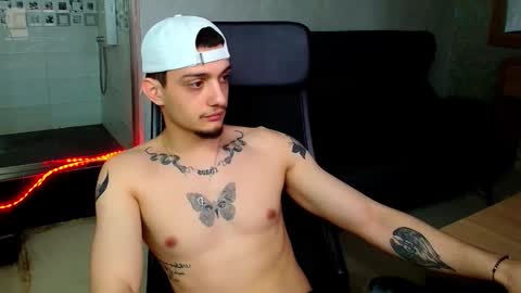 OscarGriffin online show from February 28, 5:48 am