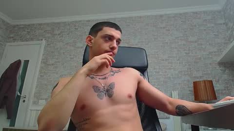 OscarGriffin online show from February 14, 6:23 am