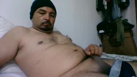 oscarjhe3512 online show from April 8, 2:01 am