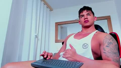 Snapshot of oskar_ford21 chatting on February 14, 5:57 pm Oskar Ford NEW ACCOUNT online show from February 14, 5:57 pm