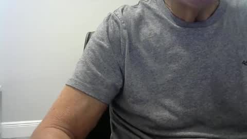 Snapshot of ossibottom chatting on September 19, 6:41 pm Ossi online show from September 19, 6:41 pm
