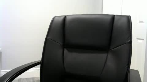 Snapshot of ossibottom chatting on September 11, 12:31 am Ossi online show from September 11, 12:31 am