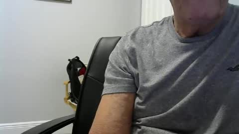 Snapshot of ossibottom chatting on September 8, 11:26 pm Ossi online show from September 8, 11:26 pm