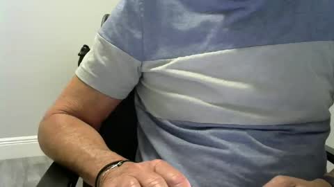 Snapshot of ossibottom chatting on September 12, 2:11 am Ossi online show from September 12, 2:11 am