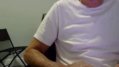 Ossi online show from April 15, 2:55 am