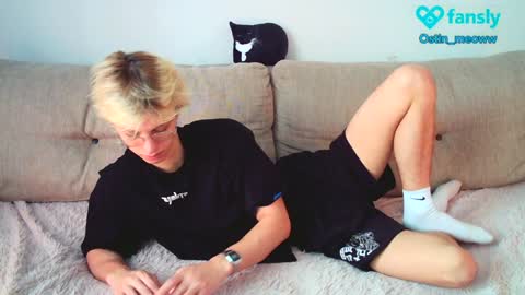 Snapshot of ostin_meoww chatting on January 28, 7:11 am Ostin online show from January 28, 7:11 am