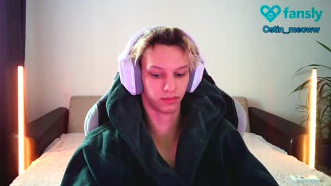 Snapshot of ostin_meoww chatting on February 3, 7:29 am Ostin online show from February 3, 7:29 am