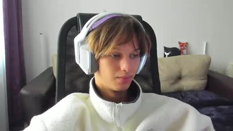 Snapshot of ostin_meoww chatting on September 29, 5:28 am Ostin online show from September 29, 5:28 am