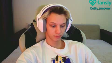 Snapshot of ostin_meoww chatting on January 18, 4:10 pm Ostin online show from January 18, 4:10 pm