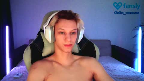 Snapshot of ostin_meoww chatting on February 2, 12:57 pm Ostin online show from February 2, 12:57 pm