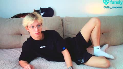 Snapshot of ostin_meoww chatting on January 27, 6:41 am Ostin online show from January 27, 6:41 am