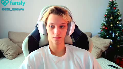 Snapshot of ostin_meoww chatting on January 16, 6:56 am Ostin online show from January 16, 6:56 am