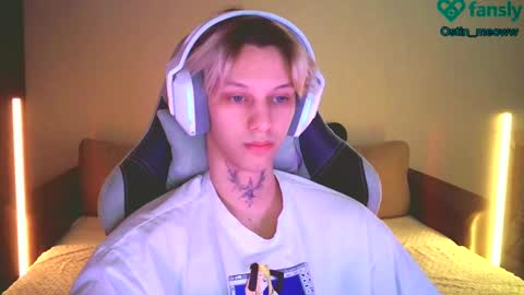 Snapshot of ostin_meoww chatting on March 4, 1:06 pm Ostin online show from March 4, 1:06 pm