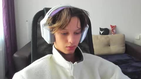 Snapshot of ostin_meoww chatting on October 6, 3:22 am Ostin online show from October 6, 3:22 am