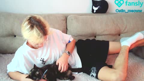 Snapshot of ostin_meoww chatting on January 20, 5:15 am Ostin online show from January 20, 5:15 am