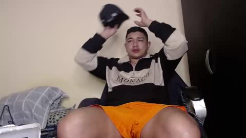 Snapshot of otto_stud chatting on February 24, 4:16 am otto_stud online show from February 24, 4:16 am