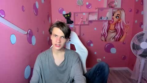 Snapshot of otto_williams chatting on October 10, 8:24 pm Otto online show from October 10, 8:24 pm