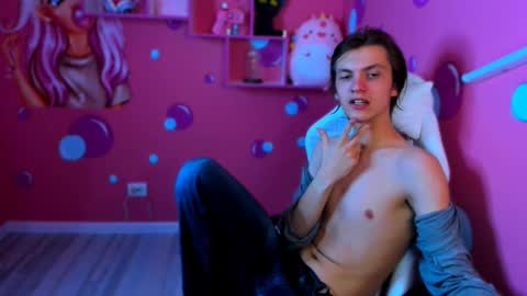 Snapshot of otto_williams chatting on September 20, 8:31 pm Otto online show from September 20, 8:31 pm