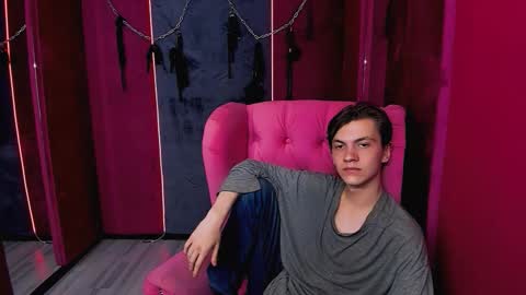 Snapshot of otto_williams chatting on October 6, 8:57 pm Otto online show from October 6, 8:57 pm