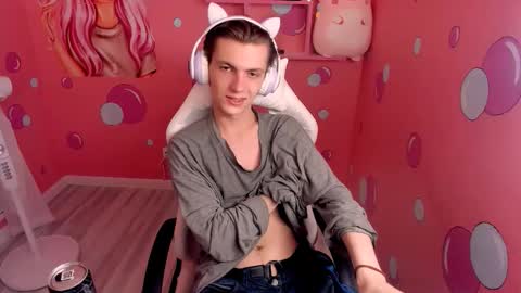 Snapshot of otto_williams chatting on October 3, 8:36 pm Otto online show from October 3, 8:36 pm
