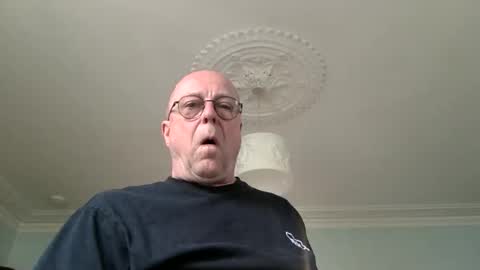 Snapshot of ottodick chatting on October 18, 9:58 am Otto online show from October 18, 9:58 am