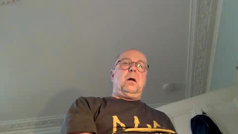 Snapshot of ottodick chatting on February 22, 9:12 am Otto online show from February 22, 9:12 am