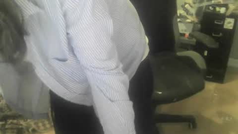Snapshot of ouinnybis195625 chatting on January 26, 8:57 am ouinnybis195625 online show from January 26, 8:57 am