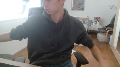Snapshot of overkneebabe chatting on February 1, 12:58 pm OverkneeBabe online show from February 1, 12:58 pm