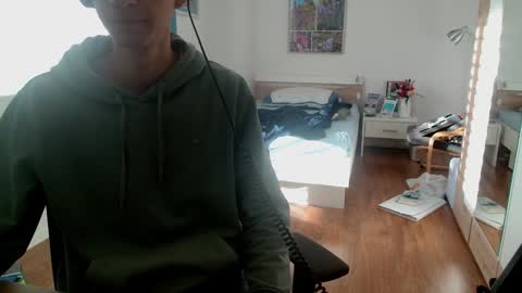 Snapshot of overkneebabe chatting on December 6, 9:10 am OverkneeBabe online show from December 6, 9:10 am