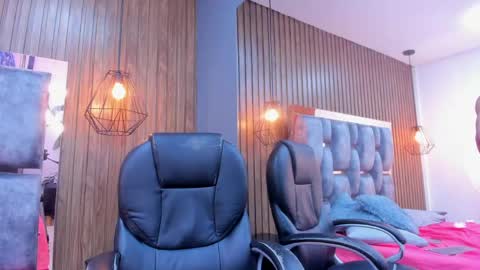 Owen Johnson online show from April 19, 6:10 pm