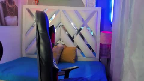 owen blaze online show from April 30, 12:17 am