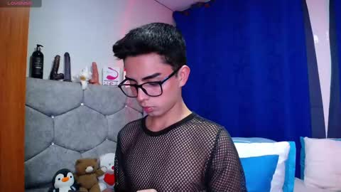 Snapshot of owenblue__ chatting on September 30, 1:12 am Owen Independent model online show from September 30, 1:12 am