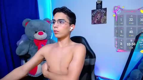 Owen  Independent model  online show from June 17, 6:26 am