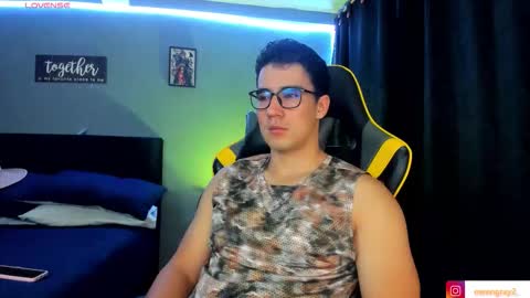 Snapshot of owengray2_ chatting on October 1, 4:38 am Owen online show from October 1, 4:38 am