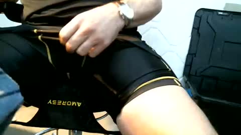ozzispandex online show from April 28, 5:34 am