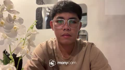 Snapshot of p1noytwink_ chatting on September 26, 10:40 pm Terrence online show from September 26, 10:40 pm