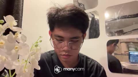 Snapshot of p1noytwink_ chatting on October 20, 10:19 am Terrence online show from October 20, 10:19 am