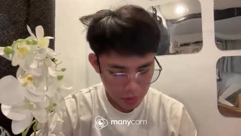 Snapshot of p1noytwink_ chatting on October 2, 10:47 pm Terrence online show from October 2, 10:47 pm