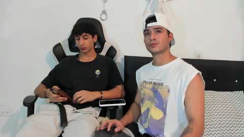 Snapshot of p_jhon chatting on January 25, 9:14 pm P online show from January 25, 9:14 pm