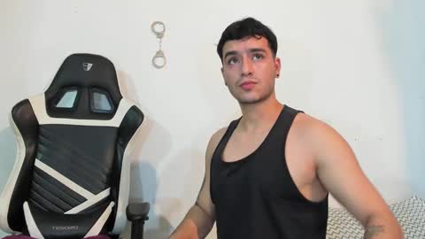 Snapshot of p_jhon chatting on February 13, 3:46 pm P online show from February 13, 3:46 pm