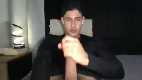 Snapshot of pablo_boston chatting on September 9, 10:52 pm Javi online show from September 9, 10:52 pm
